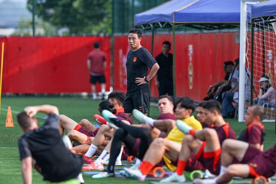 费兰大战前哨战乐鱼体育App：迎战昔日队友巴萨，罗德里直面旧主曼城挑战
